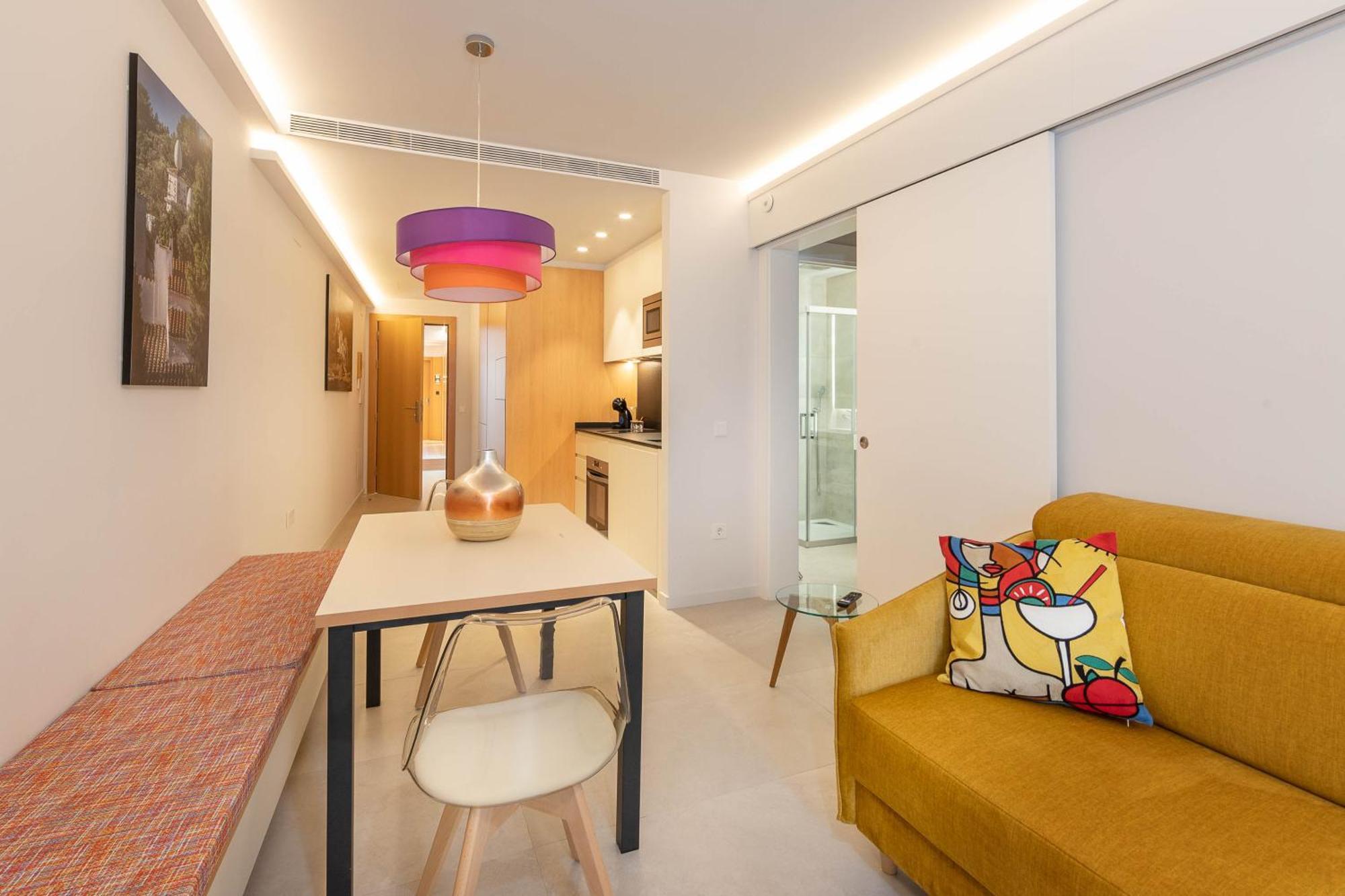 C&C Apartments Figueres  Esterno foto